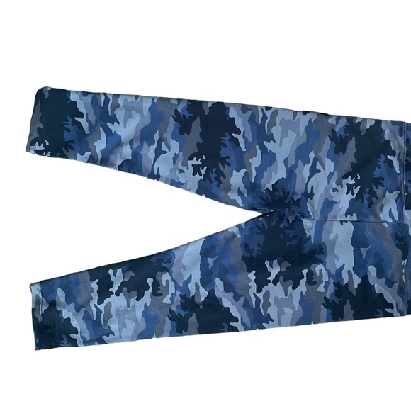 New with tags, J.Crew, crop athletic camo leggings, size medium - Picture 6 of 11